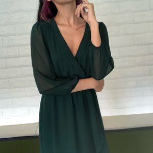 Green Sheer Sleeve Plung Neck Dress